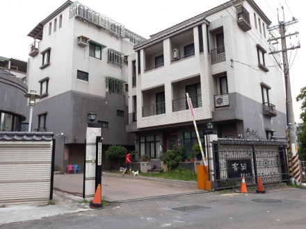 台中市大里區豐邑有田 瑞城國小旁五層樓別墅