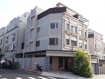 台中市北屯區北屯區正道街75號 十期 3年新屋 第一莊園電梯別墅