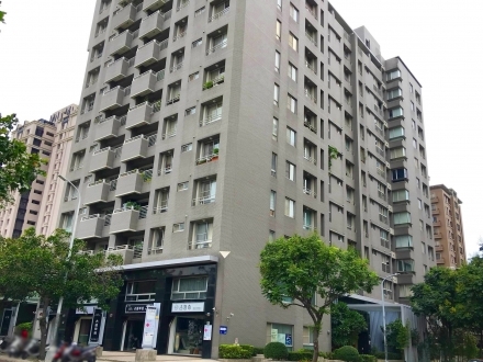 台中市南屯區南屯區文心南六路165號9樓   近迪卡儂 【公園印象】四房平車