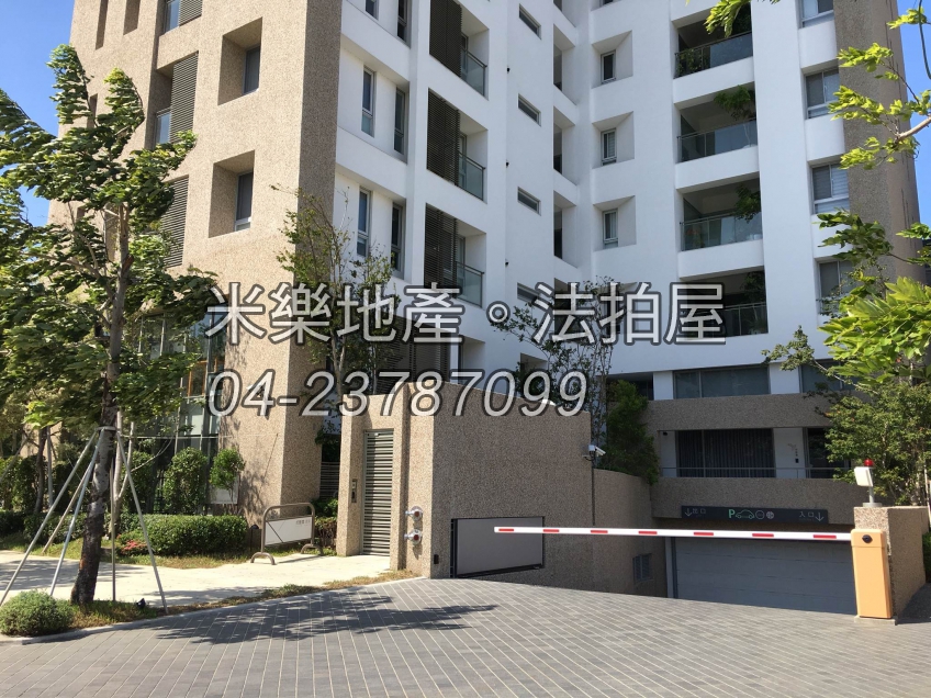 台中市南屯區南屯區楓樹一街6號10樓之1 打里摺 春上楓樹 四房雙平車 米樂地產 法拍屋