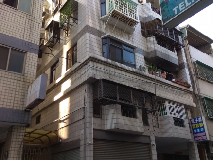 台中市北區漢陽街32號　　曉明女中孝親二房公寓