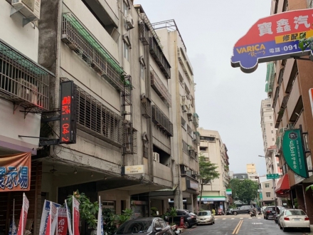 台中市西區民權路213巷2號7樓 ｜草悟道商圈【金蘭大廈】頂加華廈