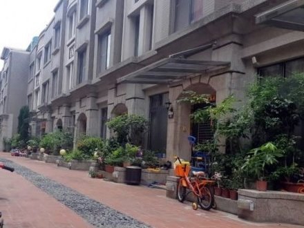 台中市霧峰區吉峰路36巷72號｜【椰城】 社區型別墅｜霧峰農工