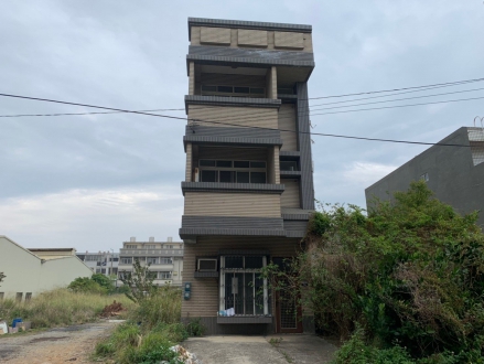 台中市梧棲區文雅街166巷18號｜近中港高中３樓透天｜童綜合醫院