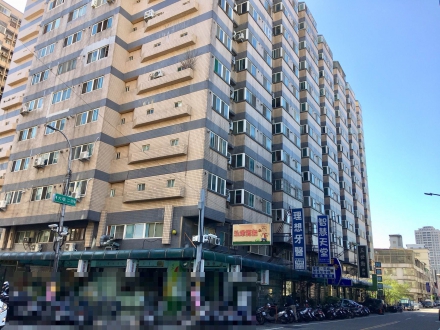 台中市南屯區東興西街9號10樓之1｜【理想貴族】獨立廚房大套房+平車